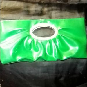 Green patent leather envelope clutch purse 👛